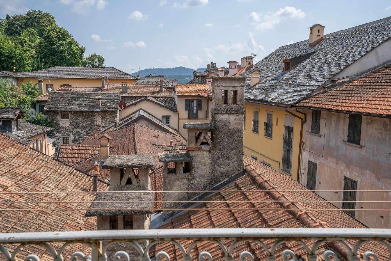 Julias Appartamento Nella Piazza Principale Orta San Giulio Exterior photo