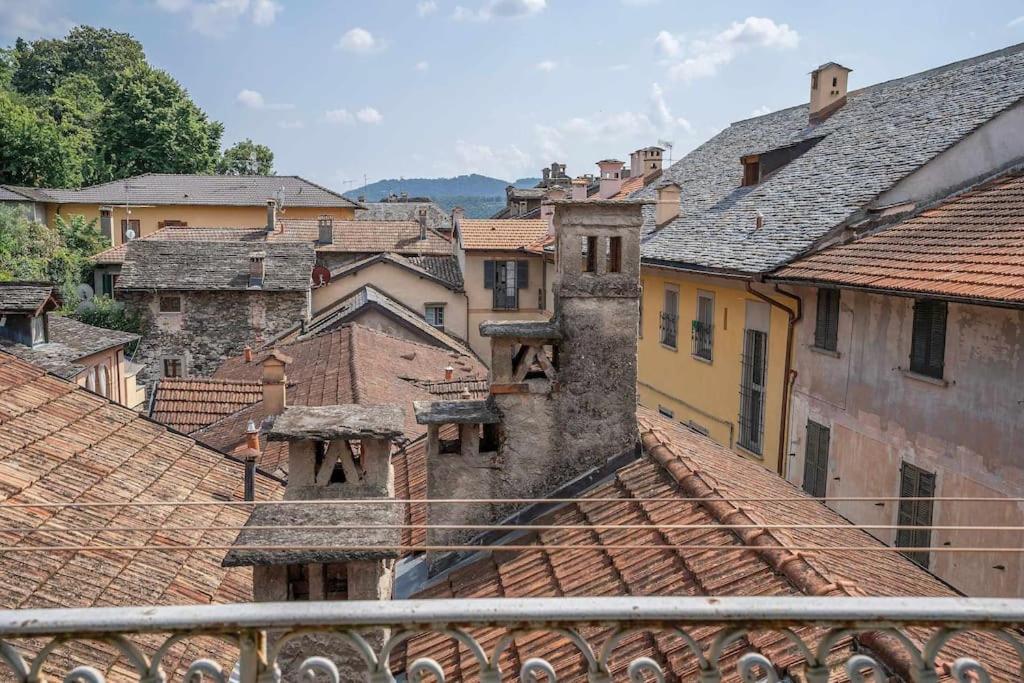 Julias Appartamento Nella Piazza Principale Orta San Giulio Exterior photo